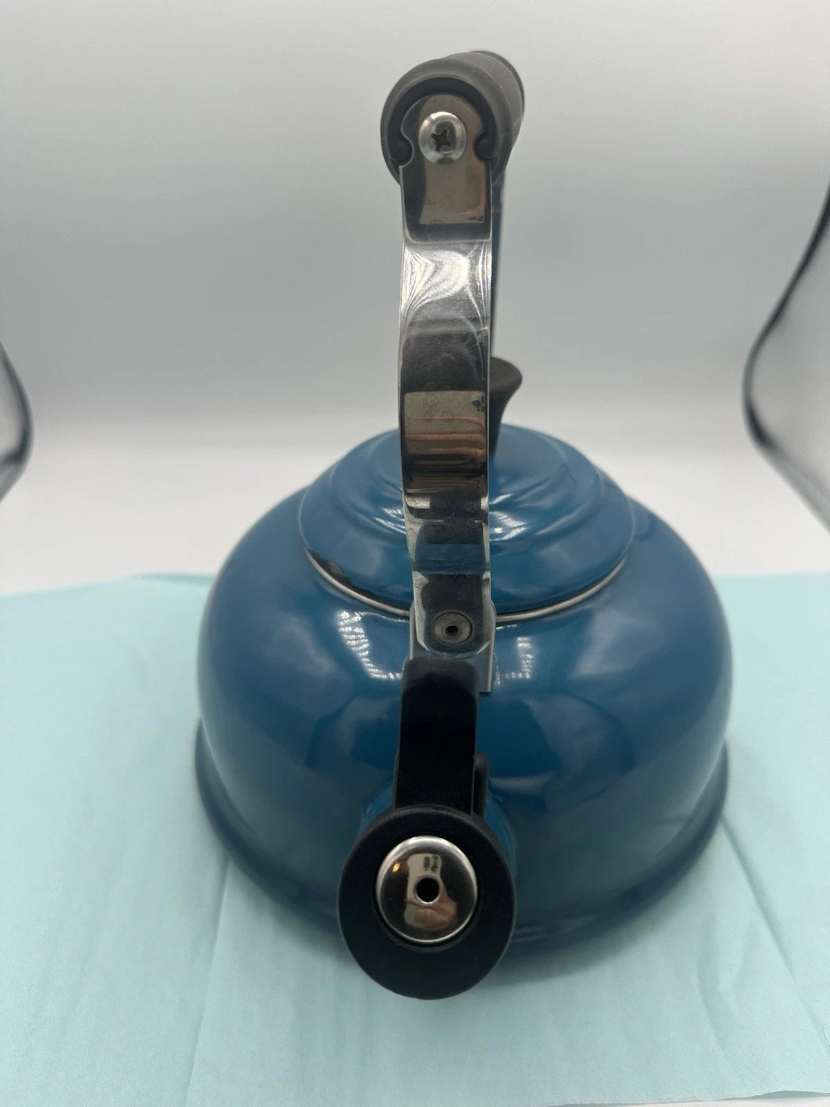 Le Creuset Whistling Tea Kettle Teapot Enamel Deep Teal Blue 1.7 Qt (1.6L)