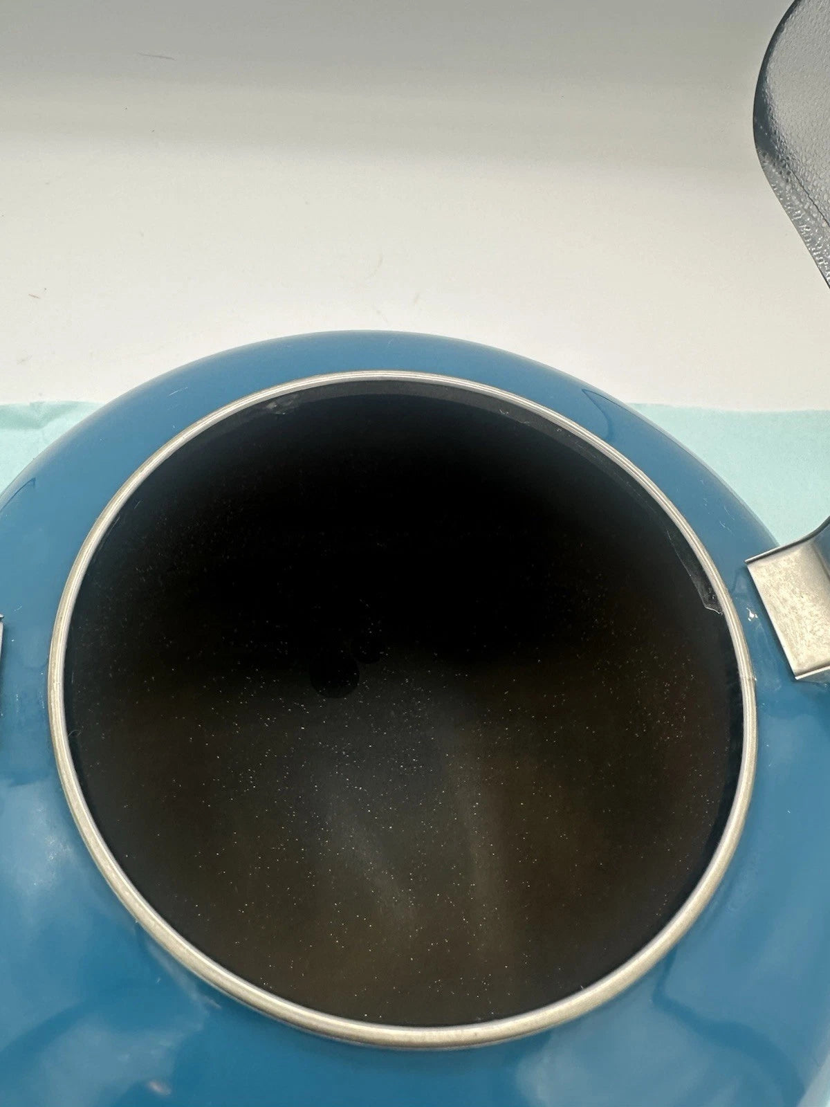 Le Creuset Whistling Tea Kettle Teapot Enamel Deep Teal Blue 1.7 Qt (1.6L)