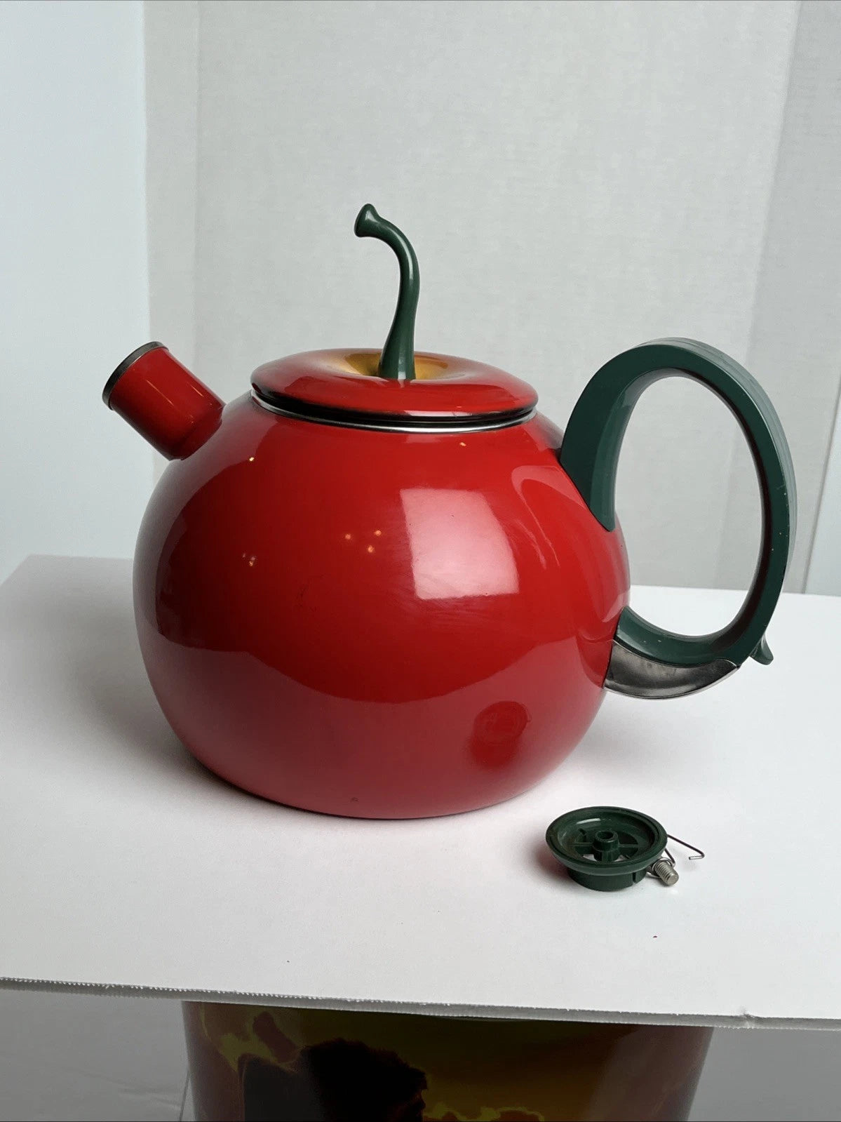 COPCO Red Apple Enamel Teapot Kettle Coffee Pot Kettle 2.5 Qt - Vintage