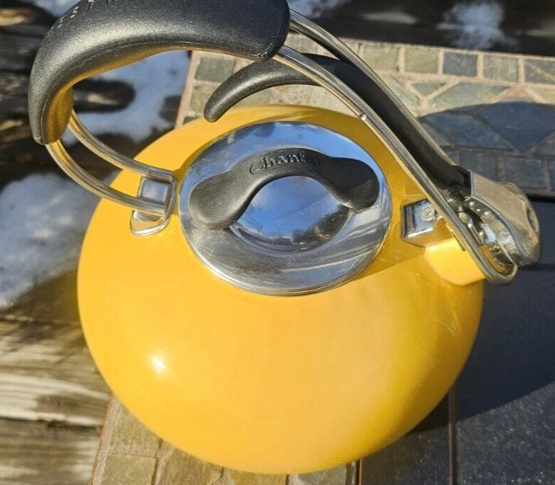 Chantal Livestrong Enamel Loop Whistling Tea Pot Kettle Yellow 1.8 Quart FreeShp