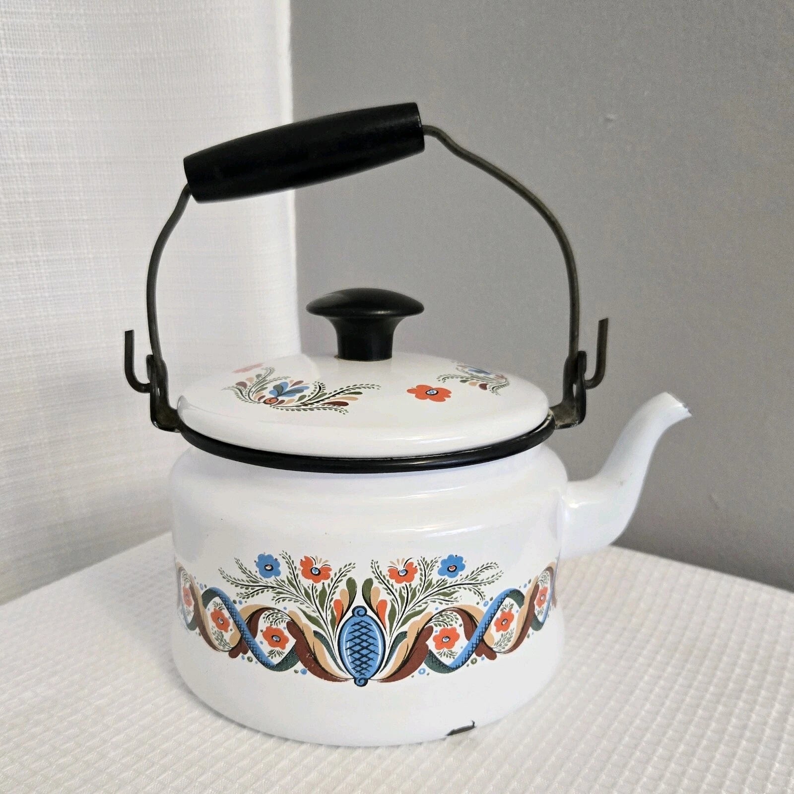 Vtg Enamelware Teapot Tea Kettle Pennsylvania Dutch Look Folk Art READ