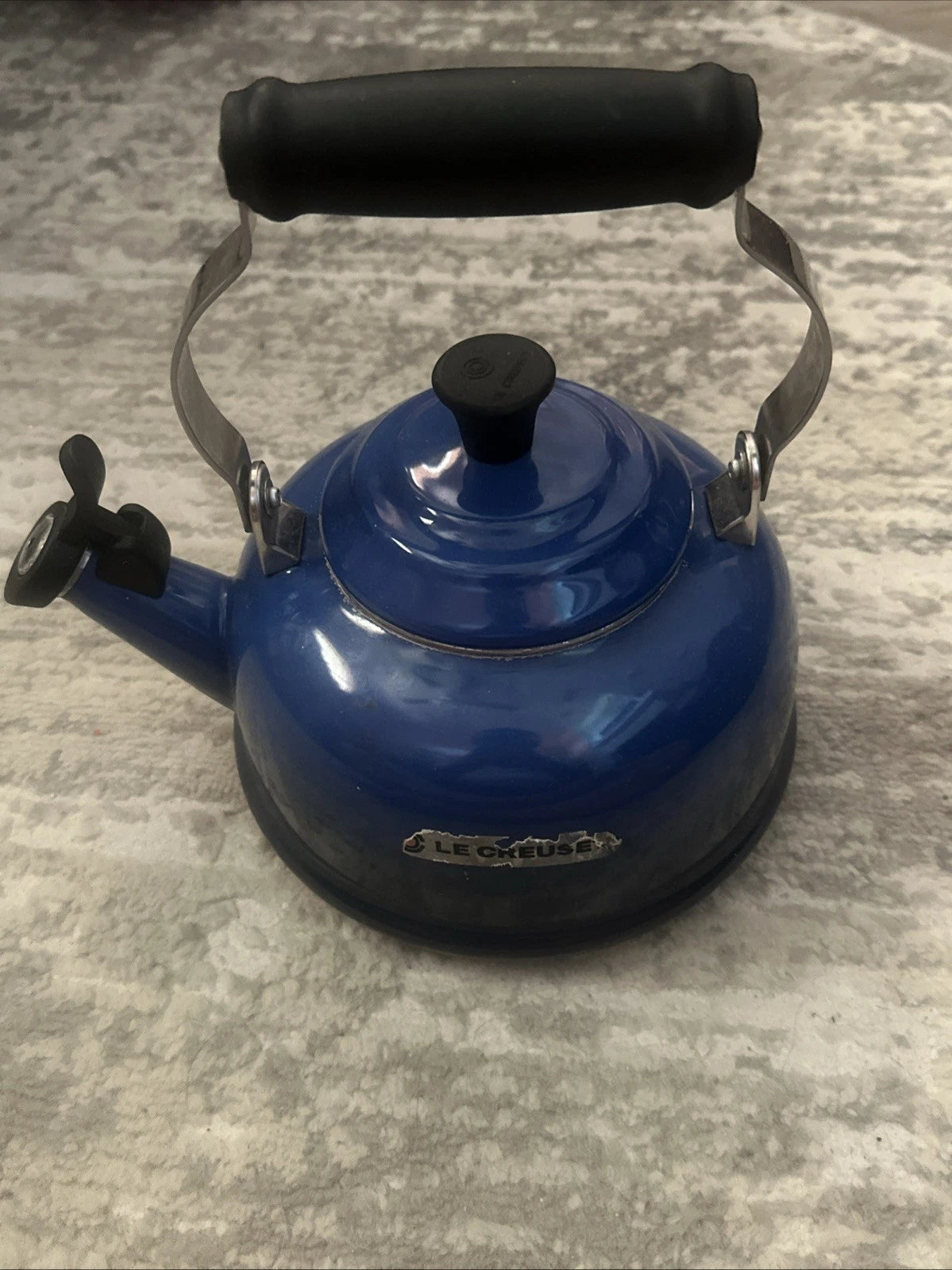 Le Creuset Whistling Tea Kettle Teapot Enamel Blue 1.7 Qt (1.6L)