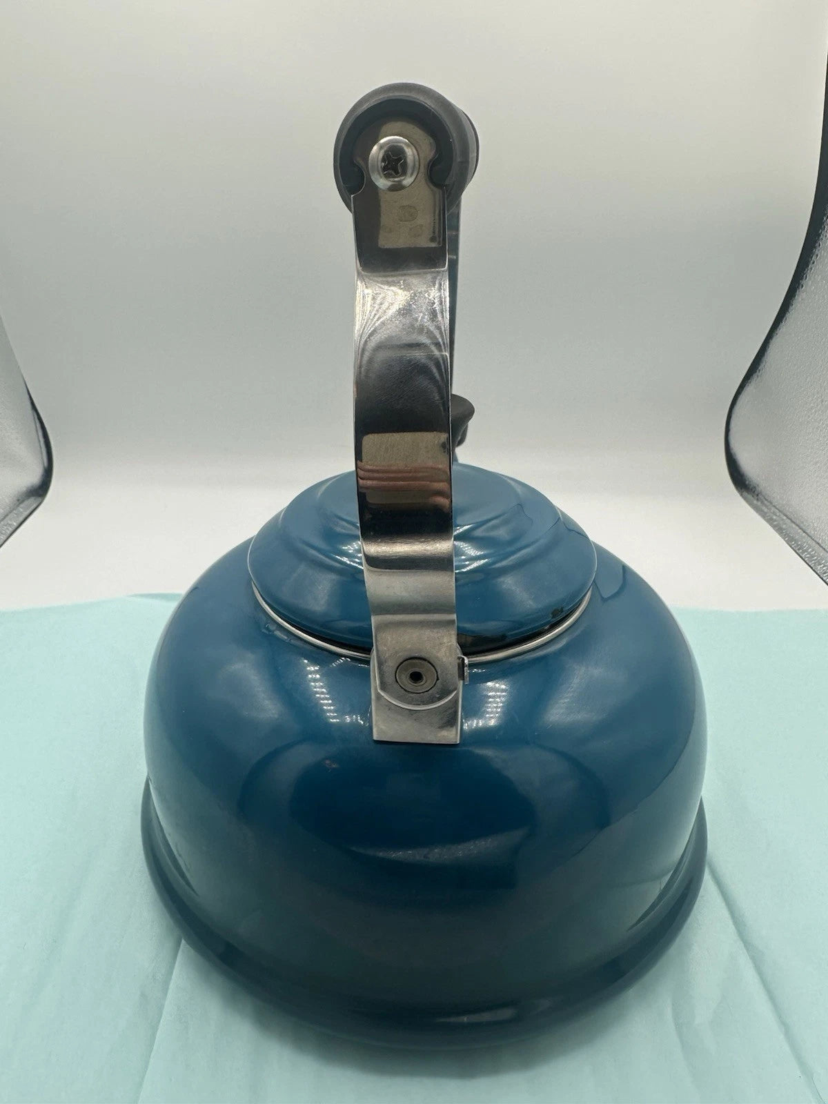 Le Creuset Whistling Tea Kettle Teapot Enamel Deep Teal Blue 1.7 Qt (1.6L)