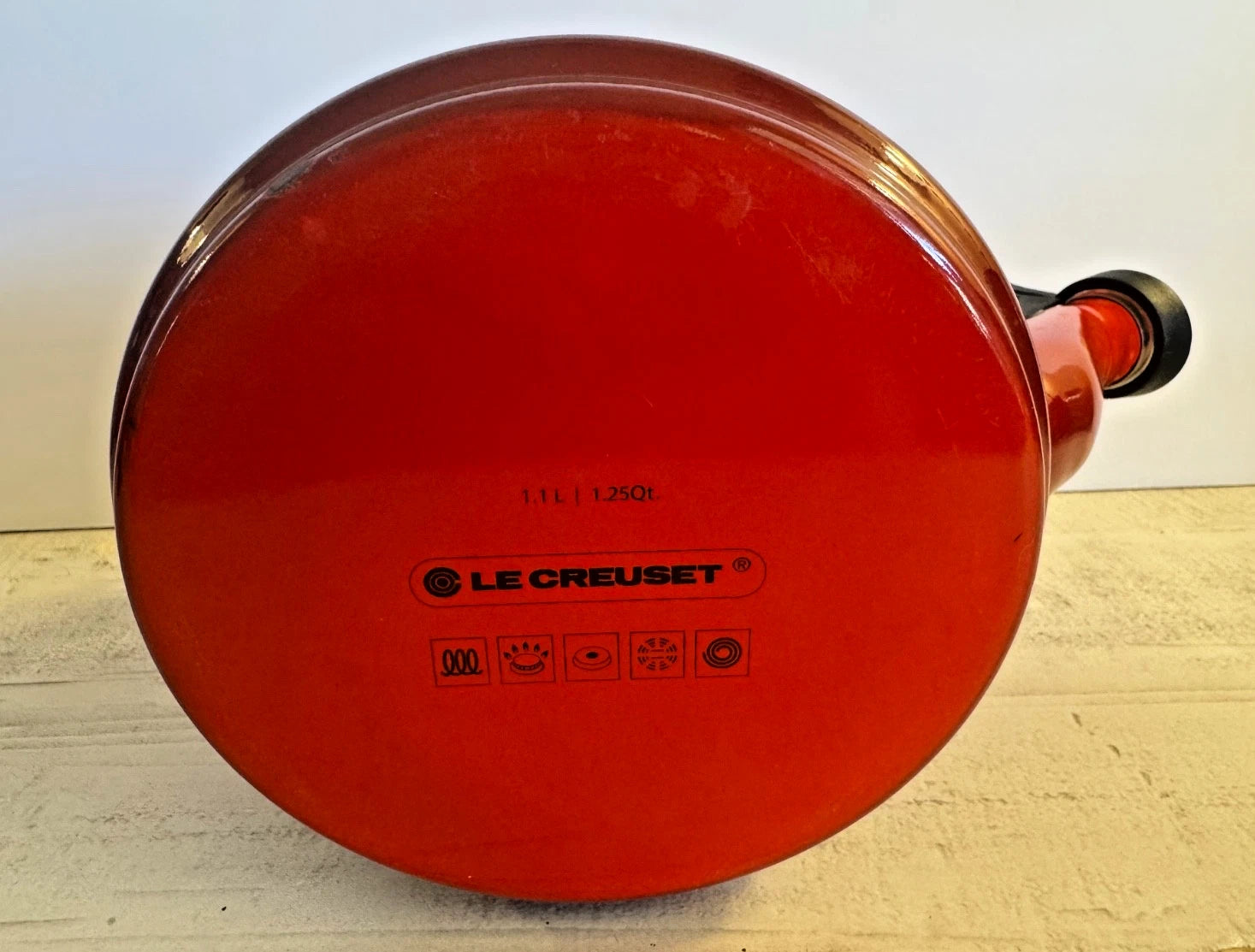 Le Creuset Whistling Tea Kettle Teapot Lid 1.1L 1.25Qt Enamel Red Ombre