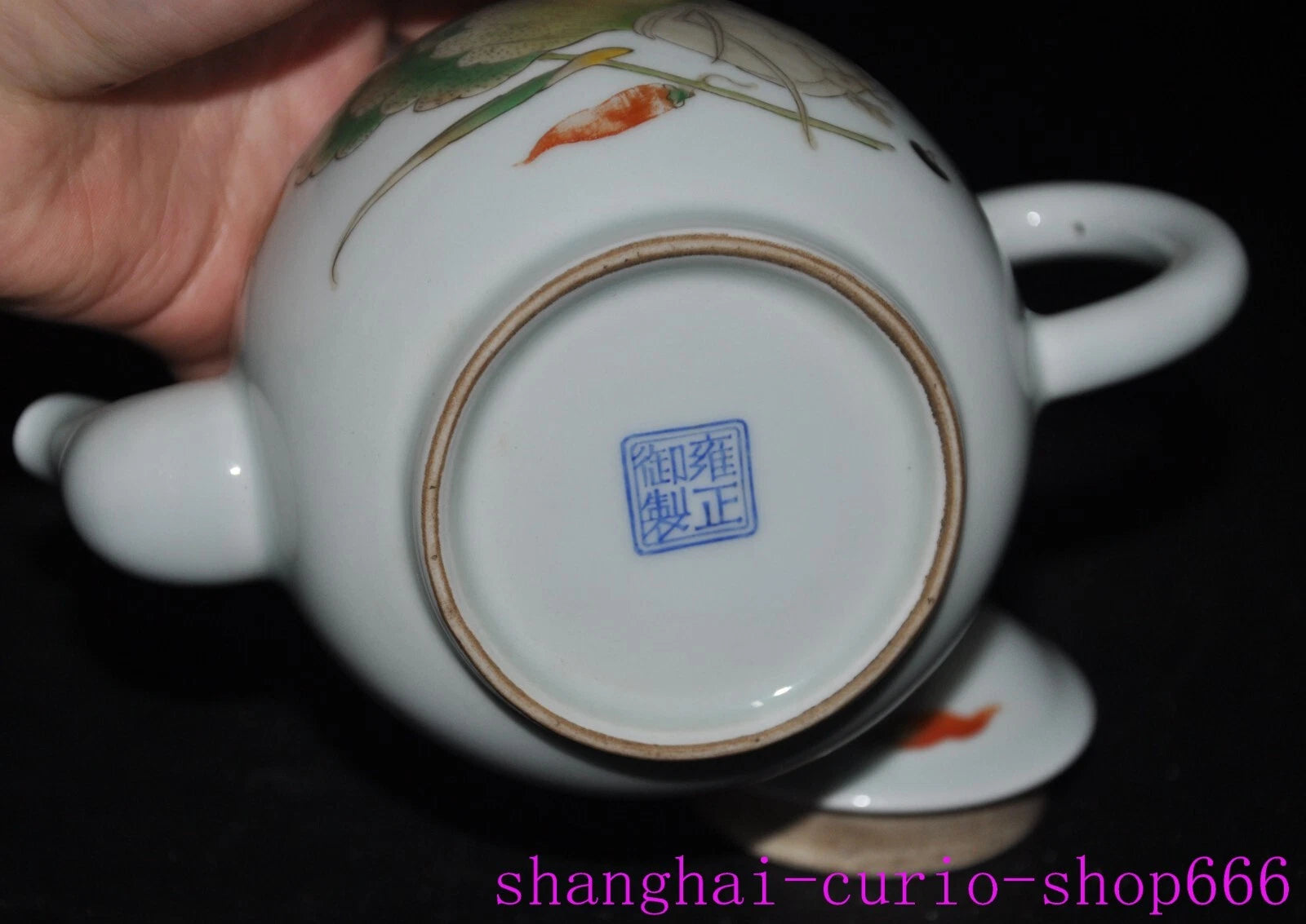 6"Qing Yongzheng pastel porcelain enamel cabbage baicai insect grain Teapot pot