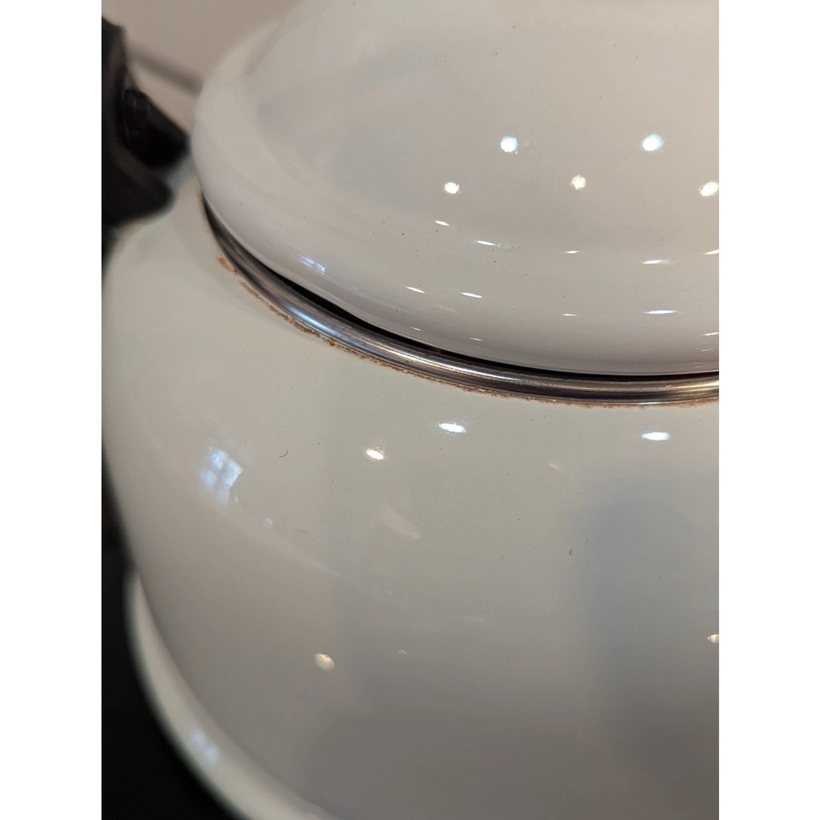 White Le Creuset Enamel Teapot Tea Kettle 1.25QT