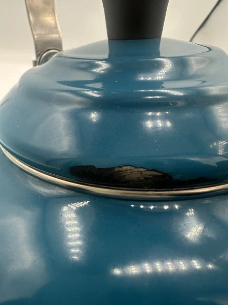 Le Creuset Whistling Tea Kettle Teapot Enamel Deep Teal Blue 1.7 Qt (1.6L)