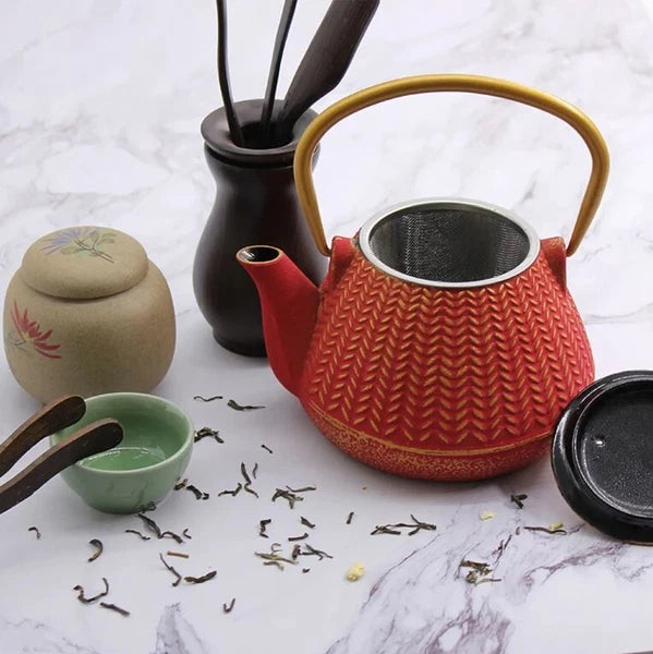 Pretty Japanese style cast iron teapot 1L capacity with tea strainer and enamel