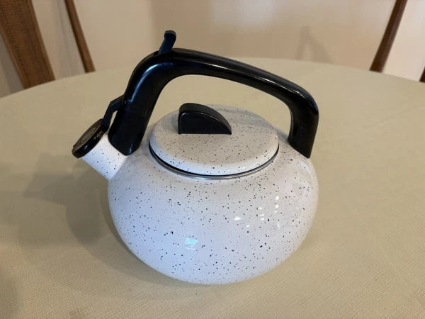 Retro Enameled Speckle Ware Stovetop Whistling Kettle Tea Pot Large 2.5 quart