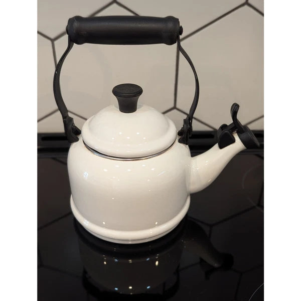 White Le Creuset Enamel Teapot Tea Kettle 1.25QT