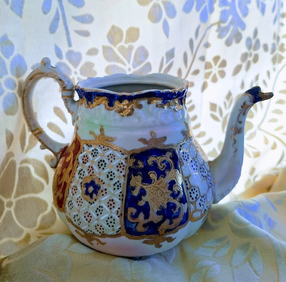 Fine Satsuma Teapot Moriage Raised Gold Hand Painted Enamel Red Blue c1880