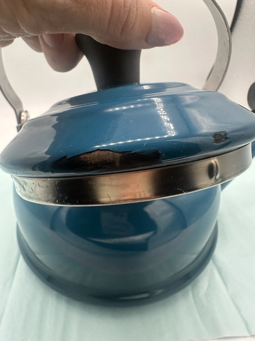 Le Creuset Whistling Tea Kettle Teapot Enamel Deep Teal Blue 1.7 Qt (1.6L)