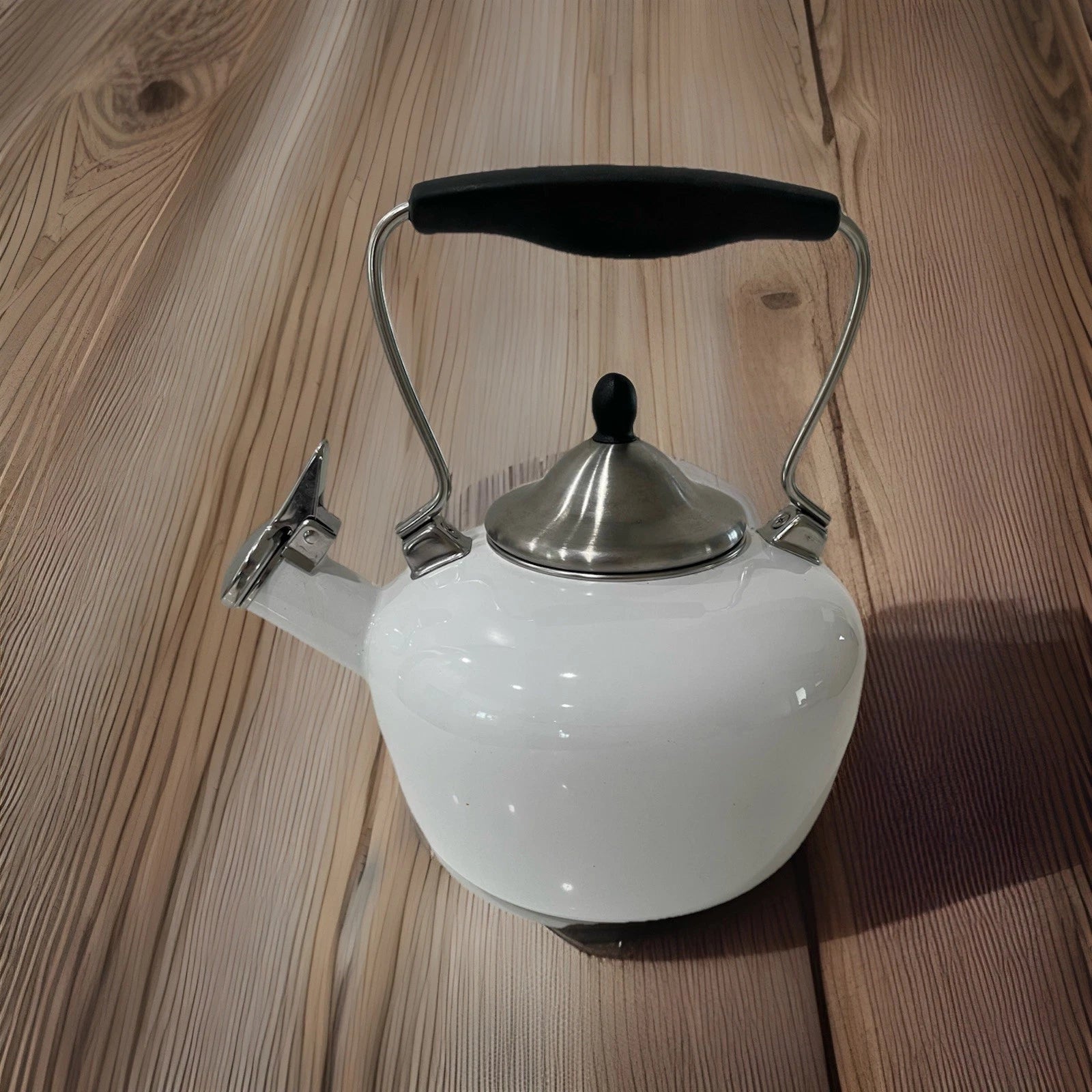 Chantal Tea Kettle White Enamel On Steel 1.7 Qt Black Handle 🫖