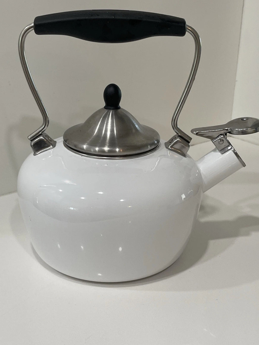 Chantal Tea Kettle White Enamel On Steel 1.7 Qt Black Handle 🫖
