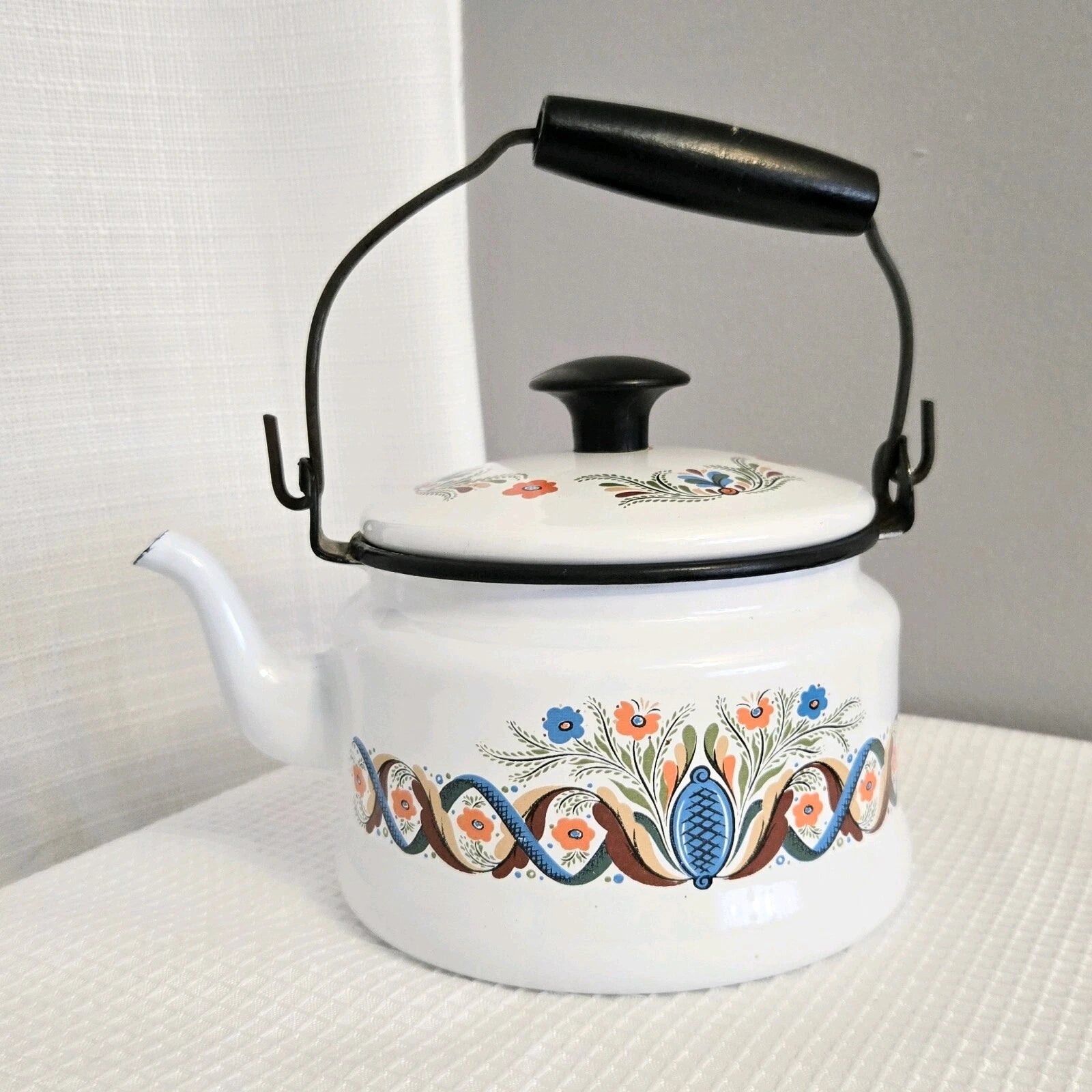 Vtg Enamelware Teapot Tea Kettle Pennsylvania Dutch Look Folk Art READ