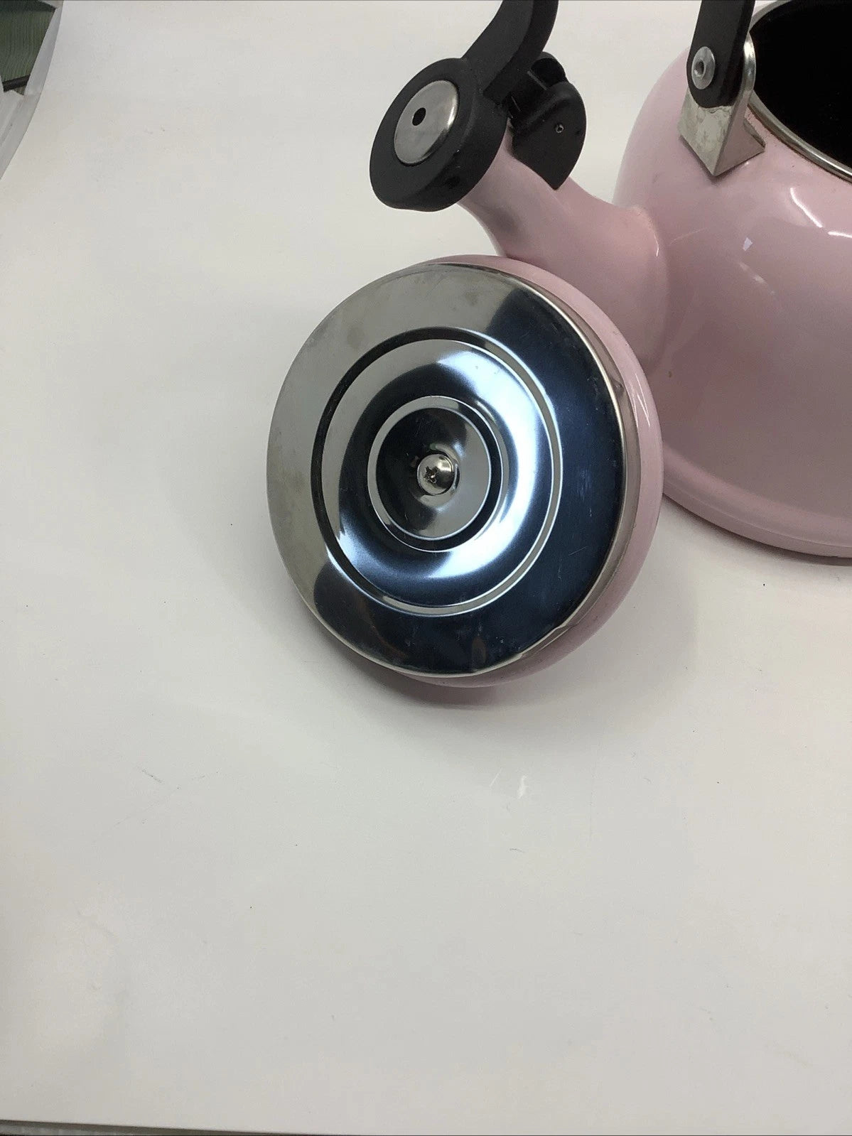 Le Creuset Pink Enamel Whistling Tea Kettle 1.25 Quart