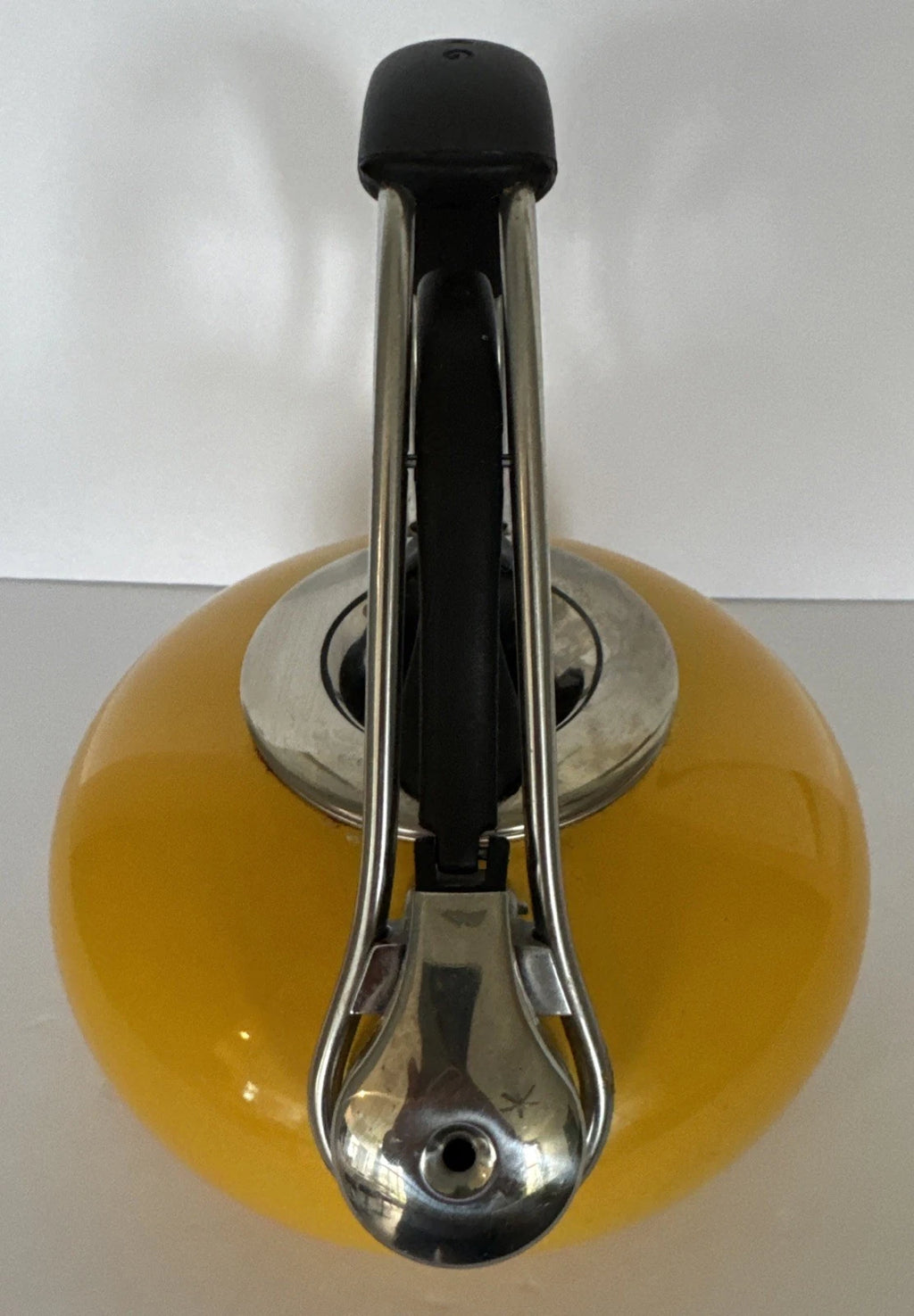 Tea Pot Chantal Livestrong Enamel Loop Whistling Kettle Yellow 1.8 Quart Vintage