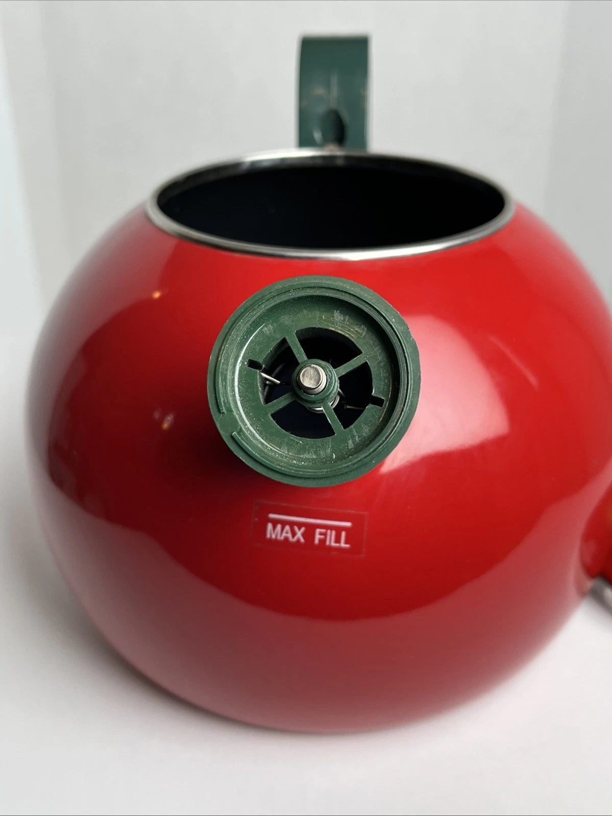 COPCO Red Apple Enamel Teapot Kettle Coffee Pot Kettle 2.5 Qt - Vintage