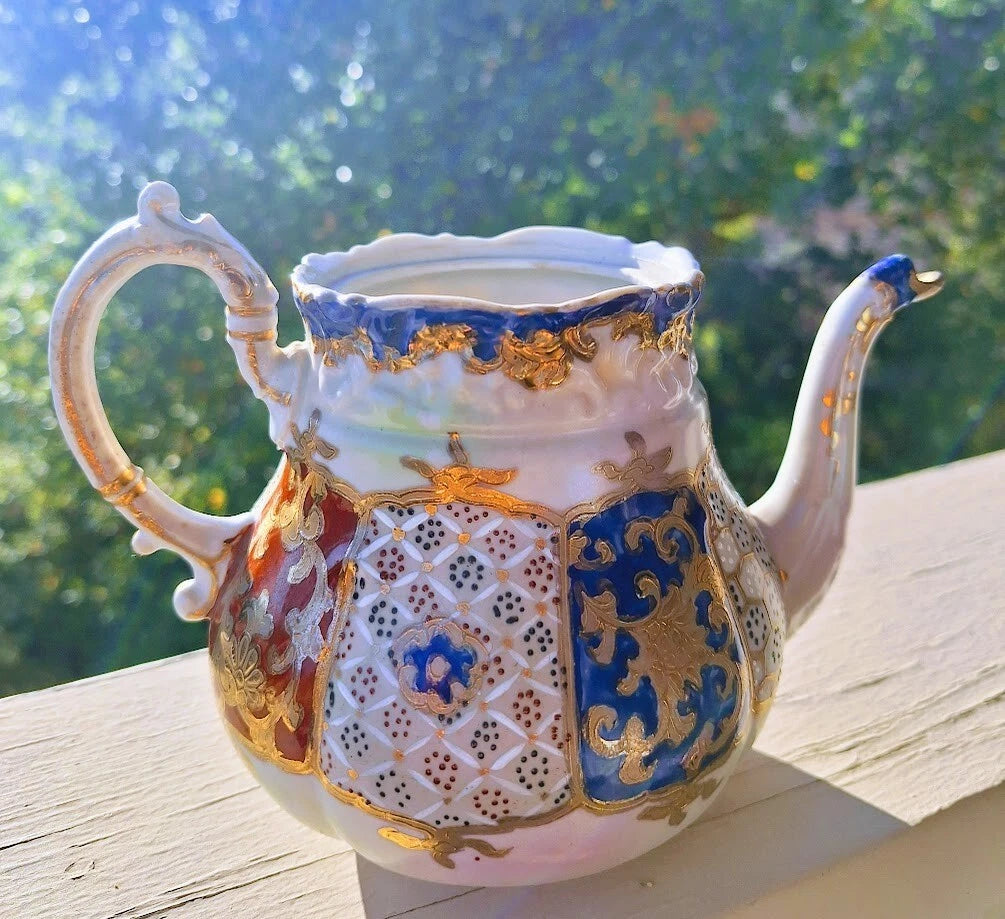 Fine Satsuma Teapot Moriage Raised Gold Hand Painted Enamel Red Blue c1880