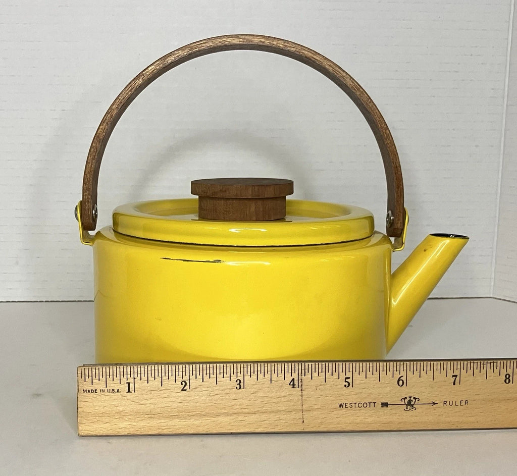 Vintage 1970’s Sunny Yellow Enamelware Tea Kettle With Wood Handle And Knob