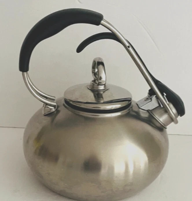 Chantal Classic Loop Enamel on Steel Whistling Tea Kettle, 1.8 quart (Silver)