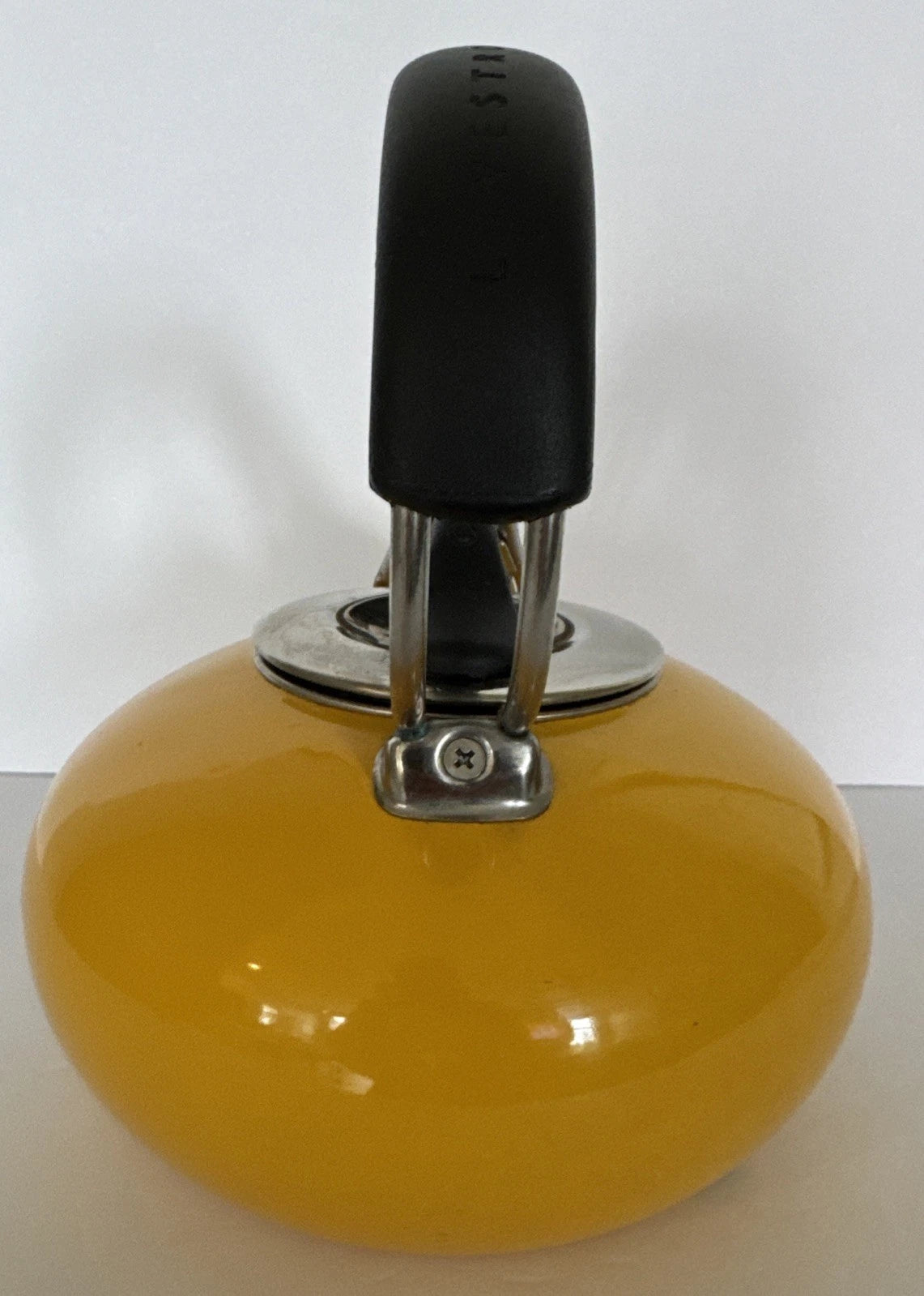 Tea Pot Chantal Livestrong Enamel Loop Whistling Kettle Yellow 1.8 Quart Vintage
