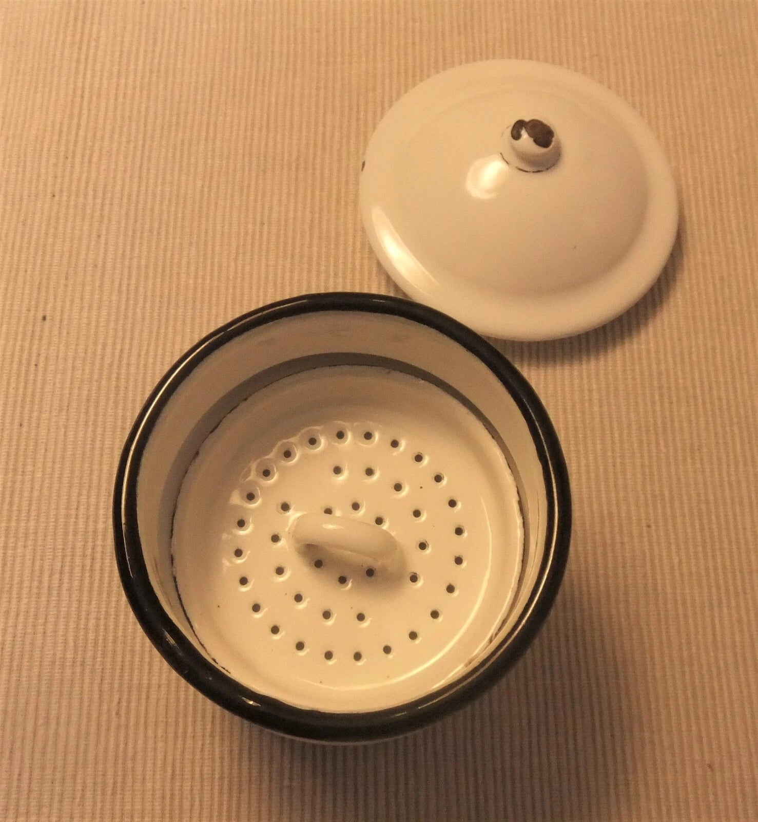 ANTIQUE SCREEN PRINTED PORCELAIN ENAMEL COFFEE MAKER OR TEAPOT