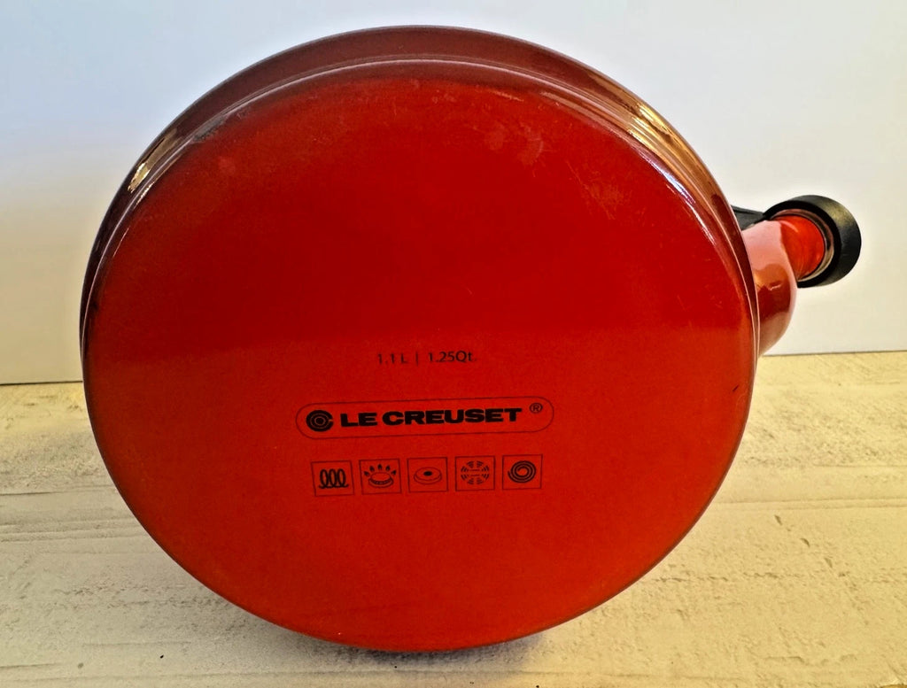 Le Creuset Whistling Tea Kettle Teapot Lid 1.1L 1.25Qt Enamel Red Ombre