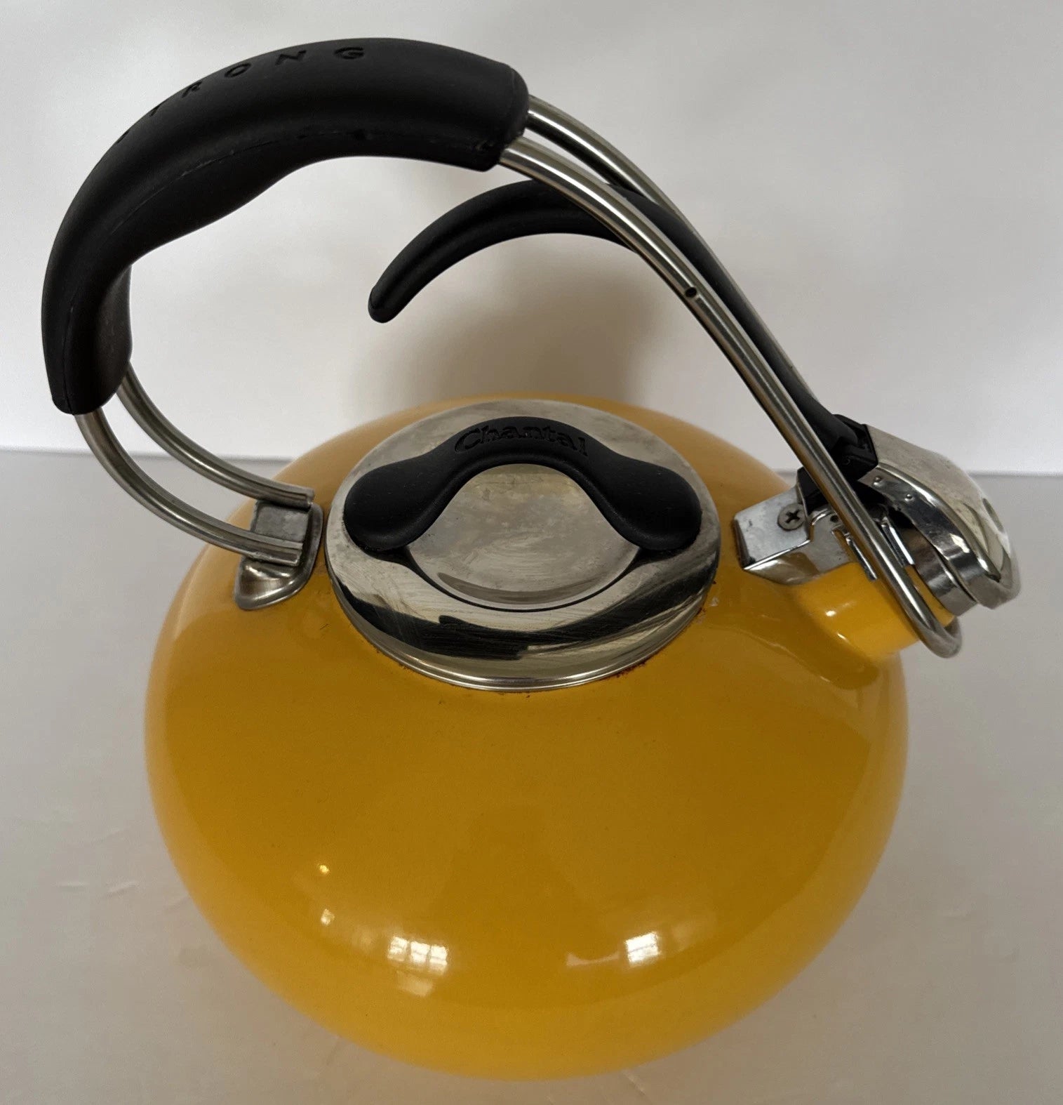 Tea Pot Chantal Livestrong Enamel Loop Whistling Kettle Yellow 1.8 Quart Vintage