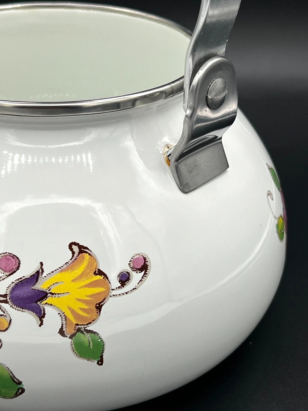 GAILSTYN SUTTON Vintage Enamel Ware Metal Teapot 1983 Floral Foliage II EUC