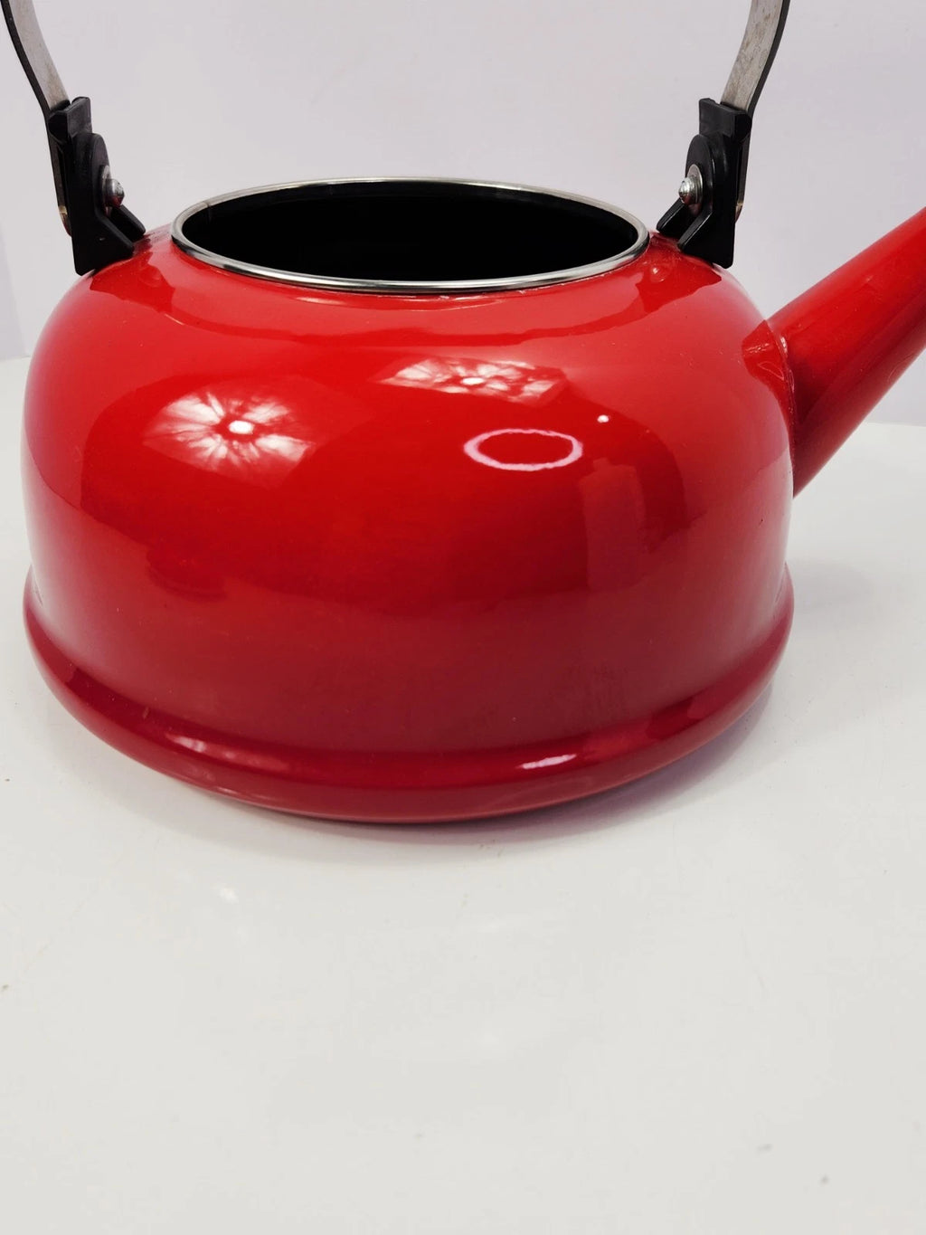 Le Creuset Vintage Tea Kettle Red 1.7 Quart  Whistling Teapot