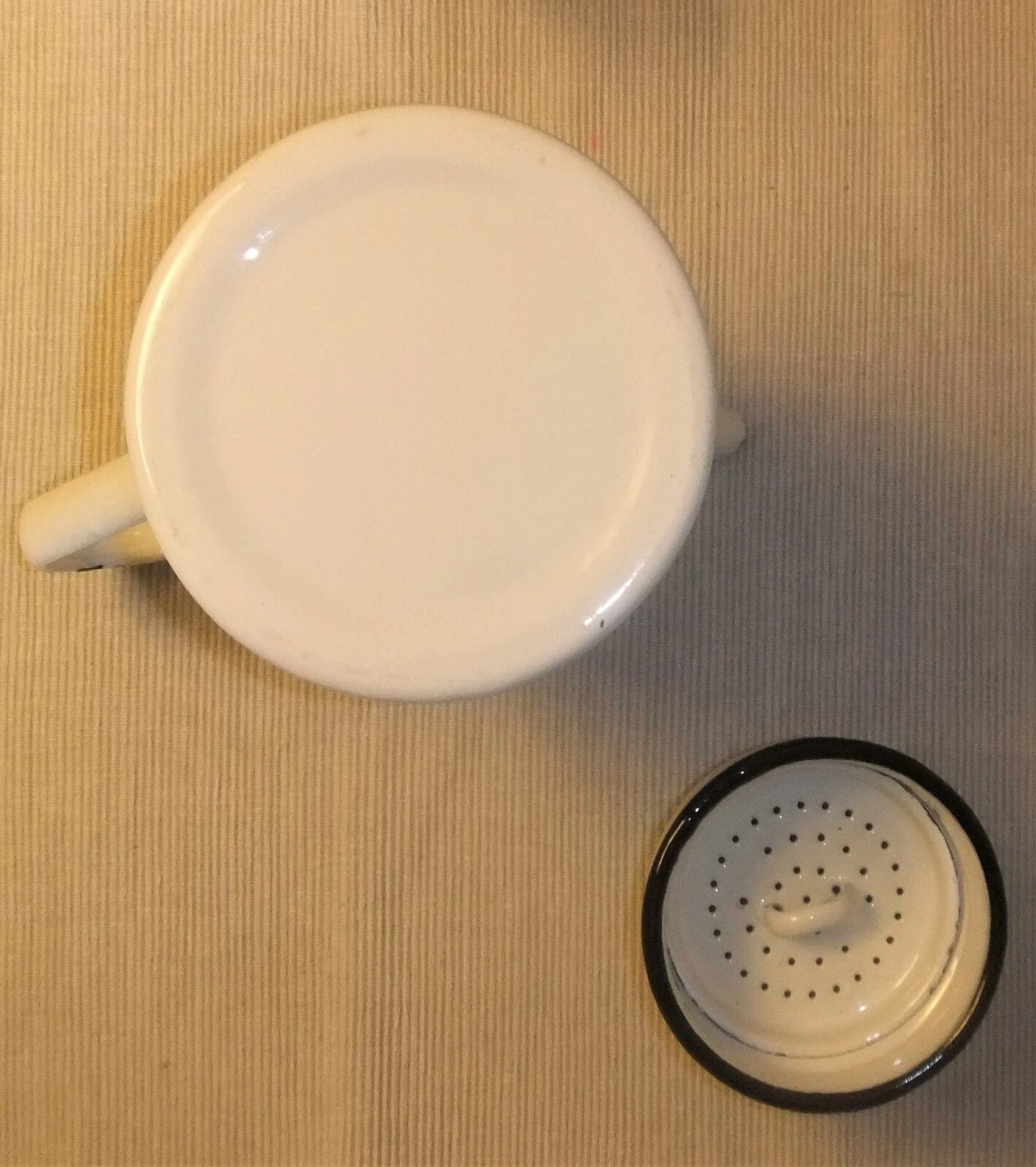 ANTIQUE SCREEN PRINTED PORCELAIN ENAMEL COFFEE MAKER OR TEAPOT