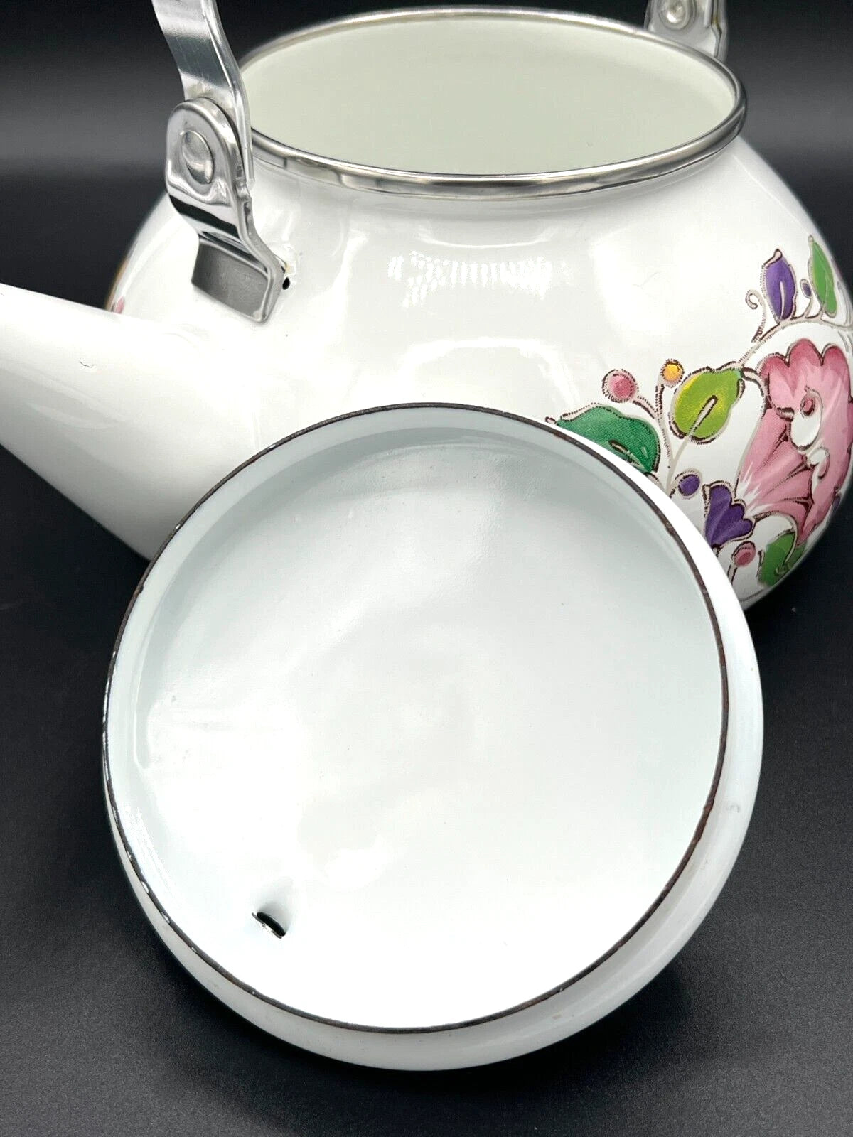 GAILSTYN SUTTON Vintage Enamel Ware Metal Teapot 1983 Floral Foliage II EUC