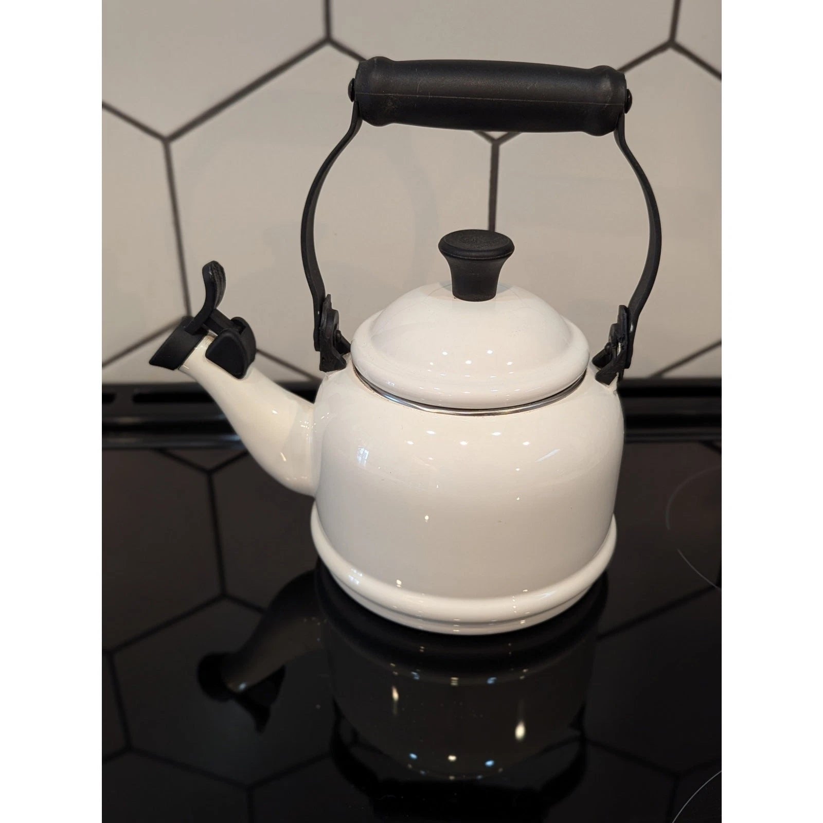 White Le Creuset Enamel Teapot Tea Kettle 1.25QT