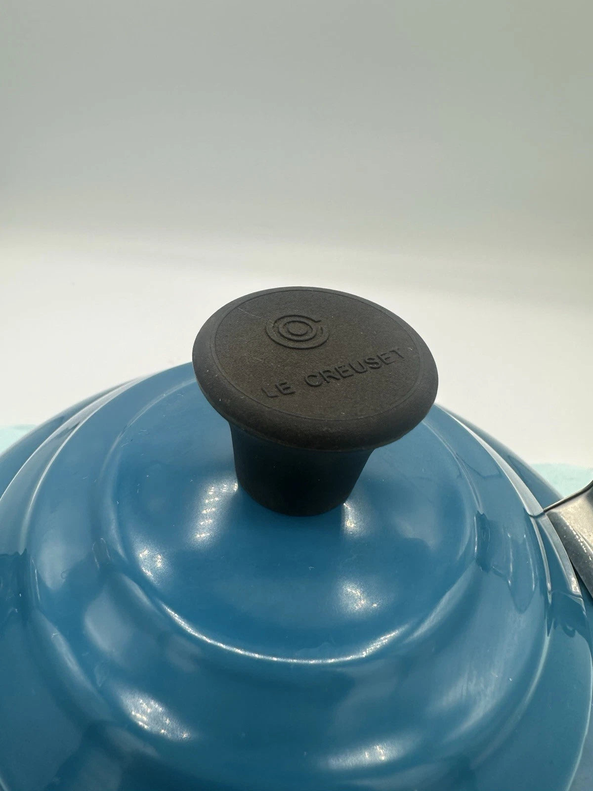 Le Creuset Whistling Tea Kettle Teapot Enamel Deep Teal Blue 1.7 Qt (1.6L)
