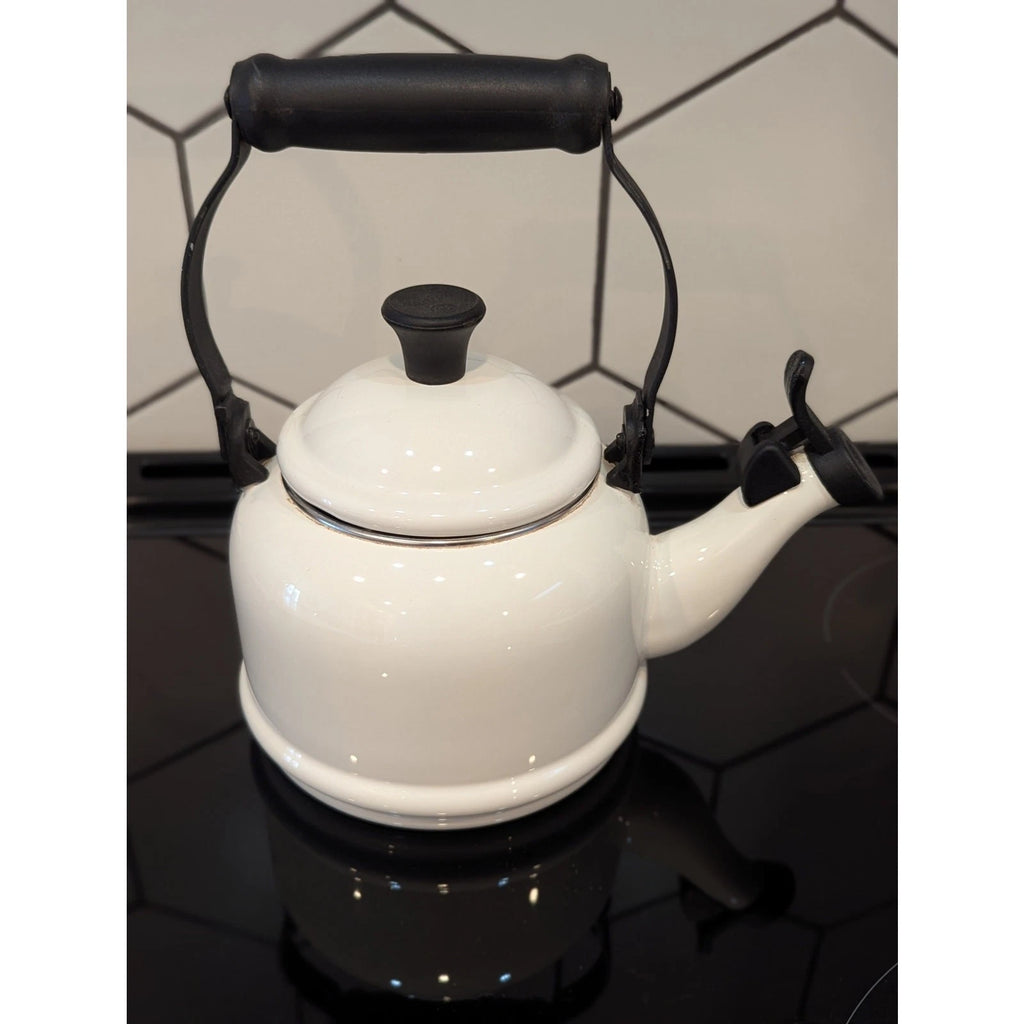 White Le Creuset Enamel Teapot Tea Kettle 1.25QT