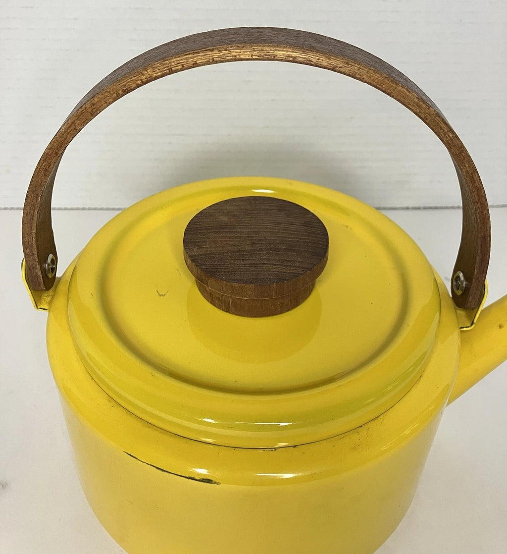 Vintage 1970’s Sunny Yellow Enamelware Tea Kettle With Wood Handle And Knob
