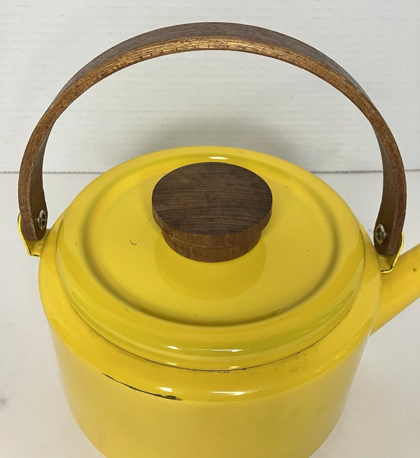 Vintage 1970’s Sunny Yellow Enamelware Tea Kettle With Wood Handle And Knob