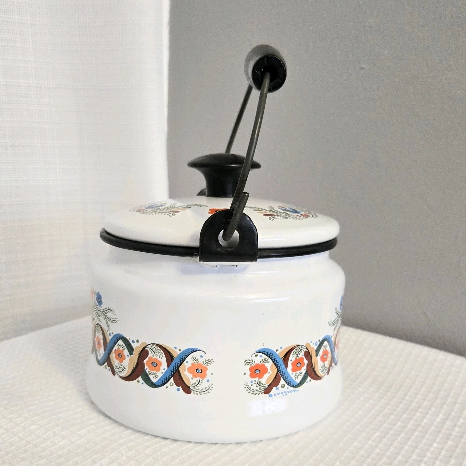 Vtg Enamelware Teapot Tea Kettle Pennsylvania Dutch Look Folk Art READ