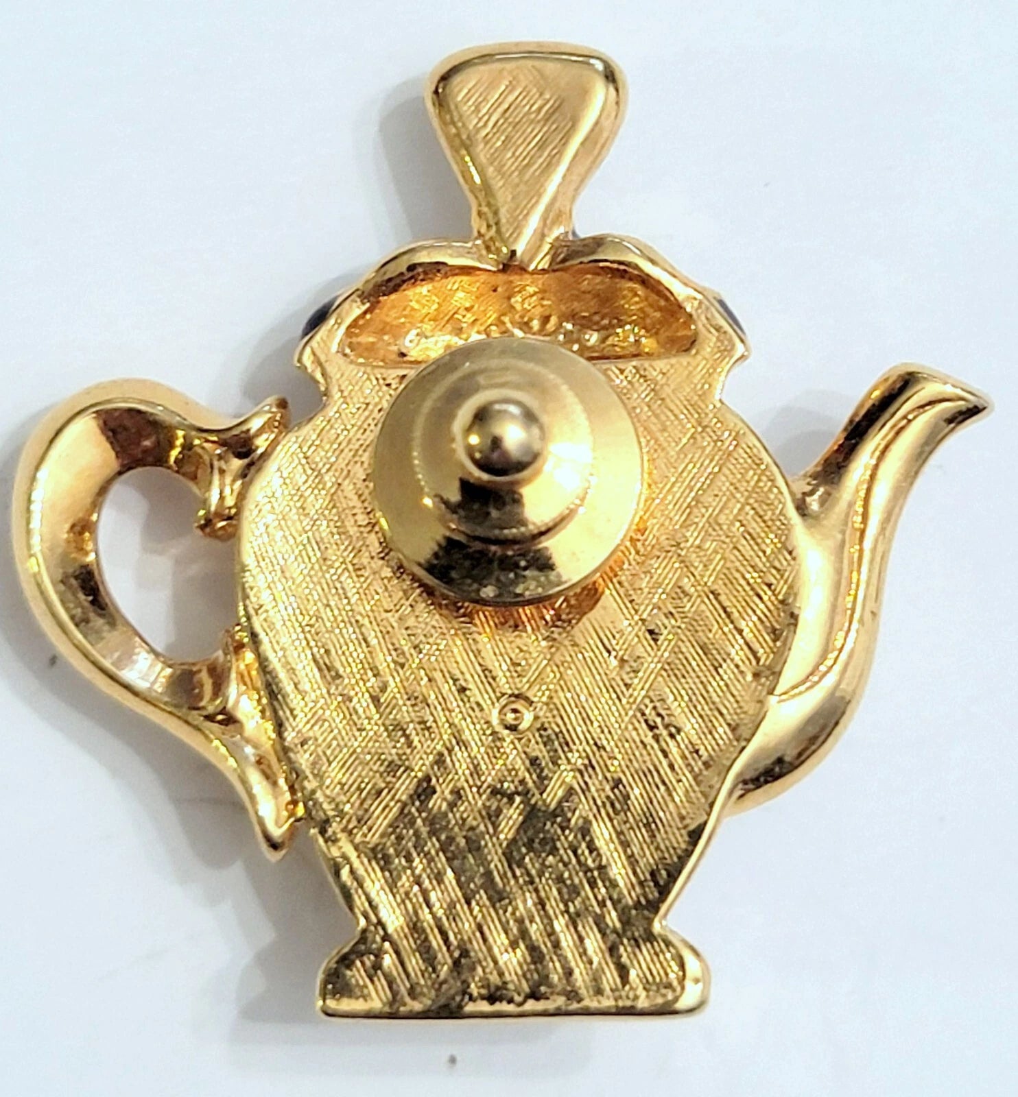 Avon Vintage (1997) Tea Time Novelty Porcelain Teapot Pin Blue/White