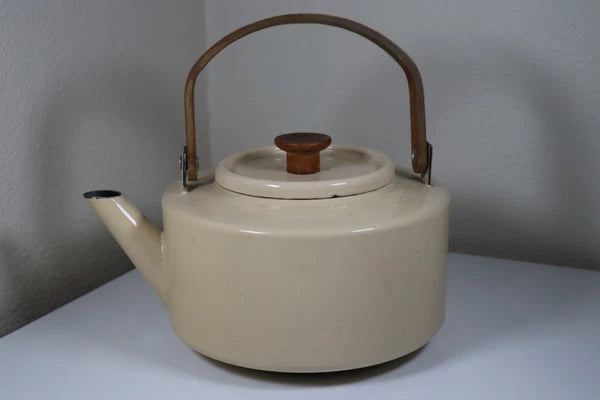 Vintage Copco Cream Enamel Tea Kettle Michael Lax Design Spain 2-1/2 qt