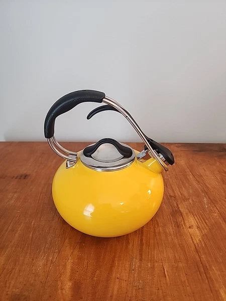 Chantal Enamel 1.8 Quart Whistling Tea Pot Kettle Livestrong Yellow Loop