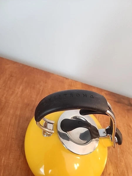Chantal Enamel 1.8 Quart Whistling Tea Pot Kettle Livestrong Yellow Loop