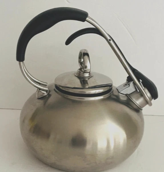 Chantal Classic Loop Enamel on Steel Whistling Tea Kettle, 1.8 quart (Silver)