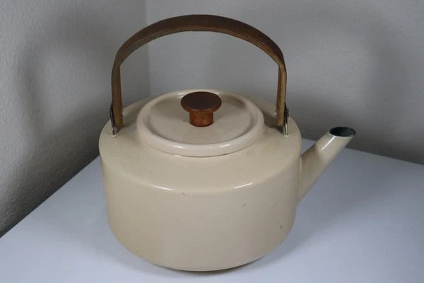 Vintage Copco Cream Enamel Tea Kettle Michael Lax Design Spain 2-1/2 qt