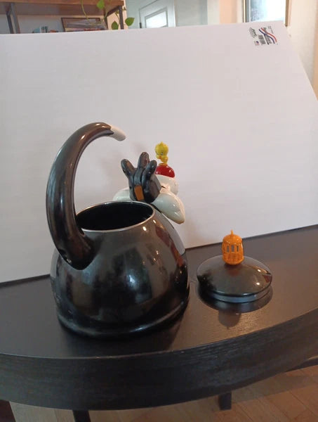 Vintage Looney Tunes Sylvester And Tweety Bird Enamel Tea Pot