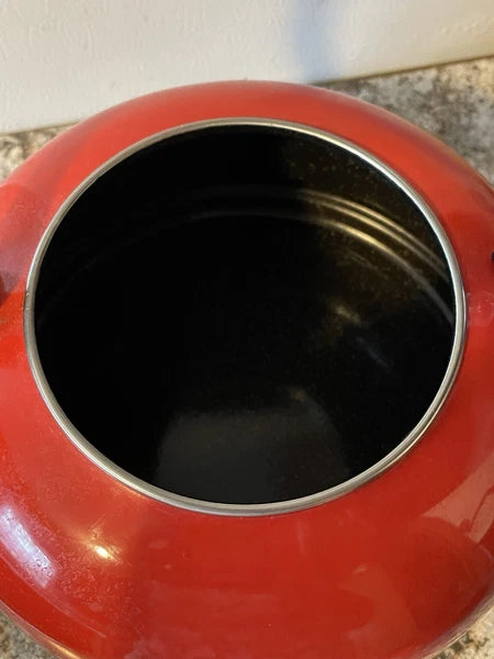 LE CREUSET Enamel On Steel Whistling Tea Kettle 1.7 Qt  Red Clean Good Cond