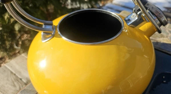 Chantal Livestrong Enamel Loop Whistling Tea Pot Kettle Yellow 1.8 Quart FreeShp