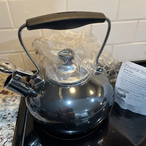 CHANTAL 1.8 QT Enamel on Steel Whistling Tea Kettle Teapot Onxy Black
