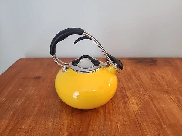 Chantal Enamel 1.8 Quart Whistling Tea Pot Kettle Livestrong Yellow Loop